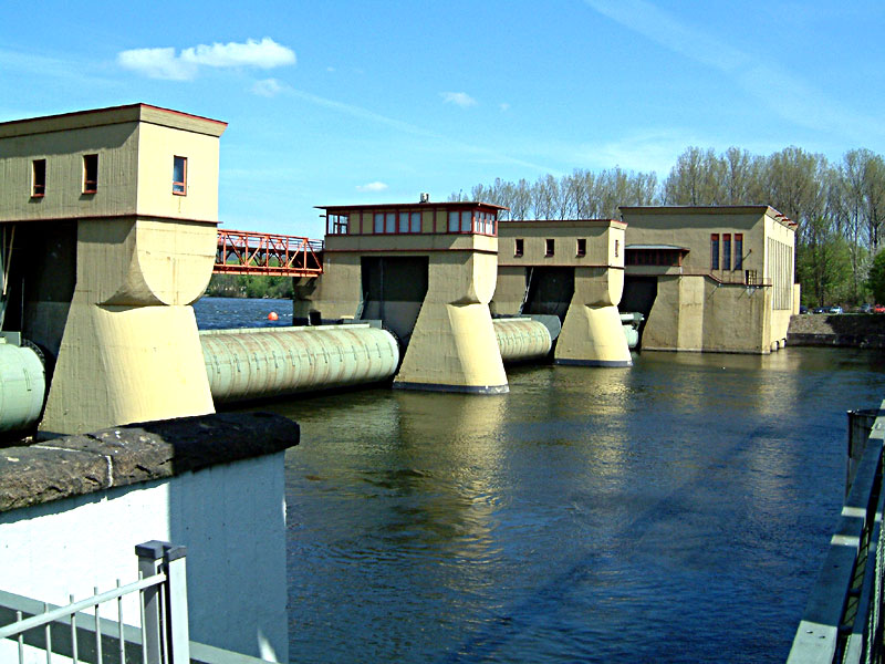 Bild: Das Laufwasserkraftwerk Hengstey zwischen Herdecke und Hagen, CC BY-SA 3.0